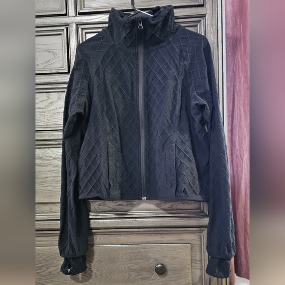 Lululemon jacket - Picture 4 of 12